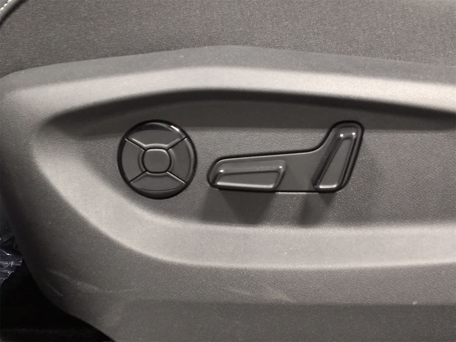 Thumbnail: 2026 Volkswagen Tiguan - 18