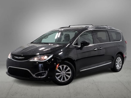 2019 Chrysler Pacifica Touring L Van Passenger Van