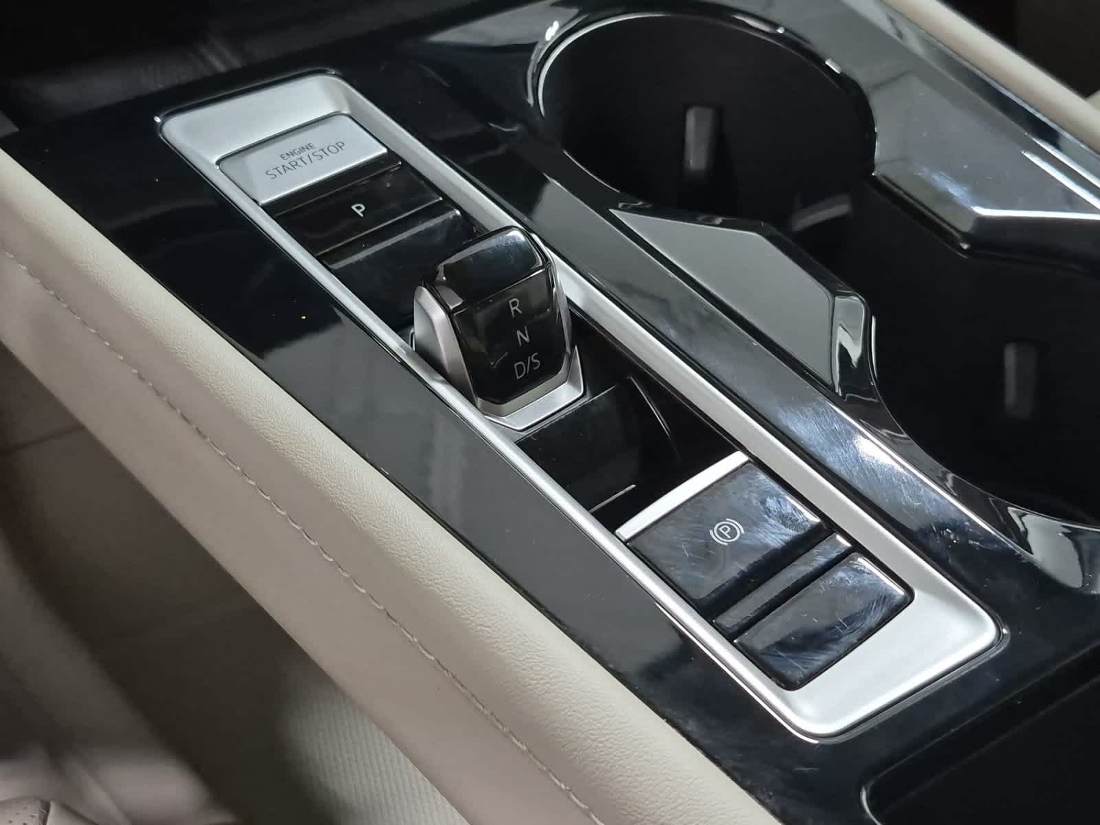2024 Volkswagen Atlas SE w/Tech - Photo 29