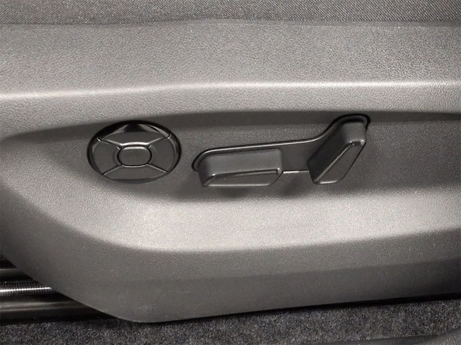 Thumbnail: 2026 Volkswagen Tiguan - 18