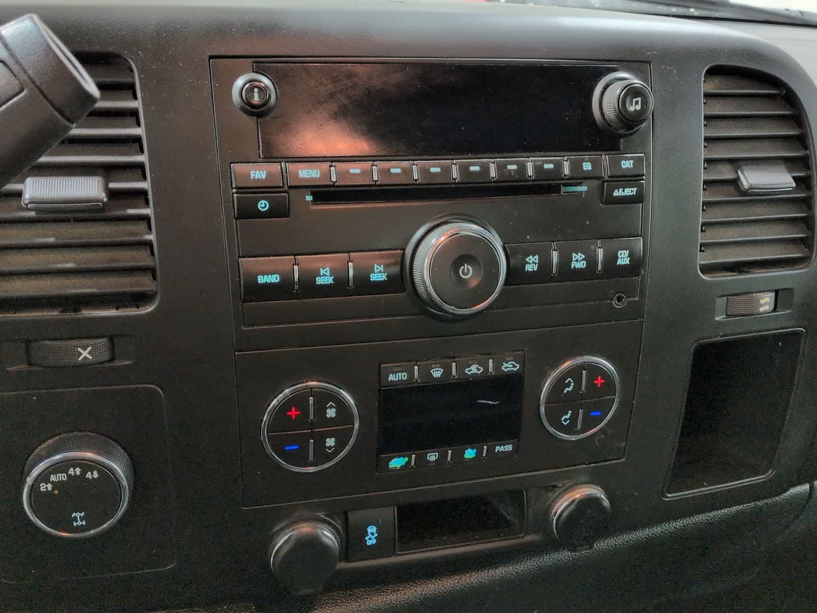 Thumbnail: 2012 Chevrolet Silverado 1500 - 26