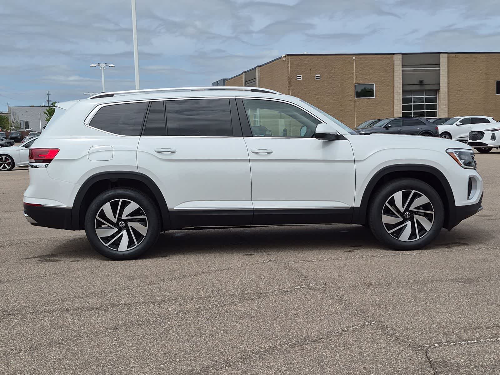 Thumbnail: 2026 Volkswagen Atlas - 15