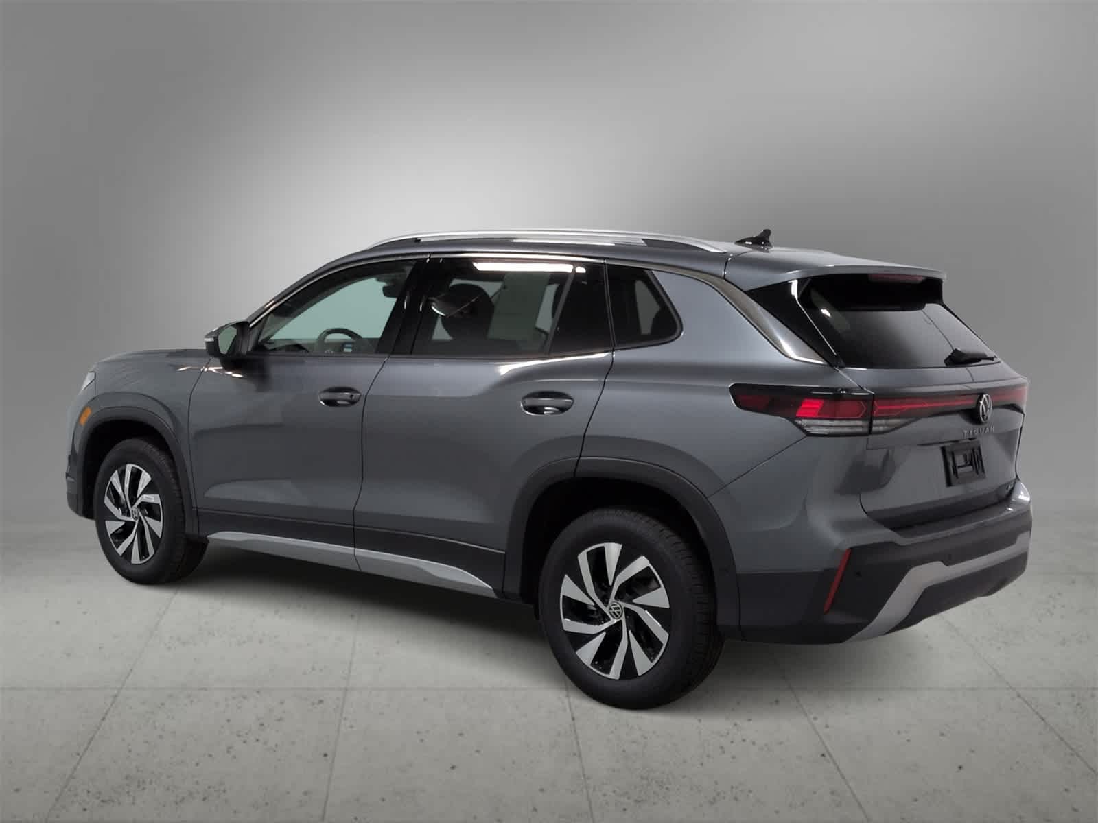 Thumbnail: 2026 Volkswagen Tiguan - 6