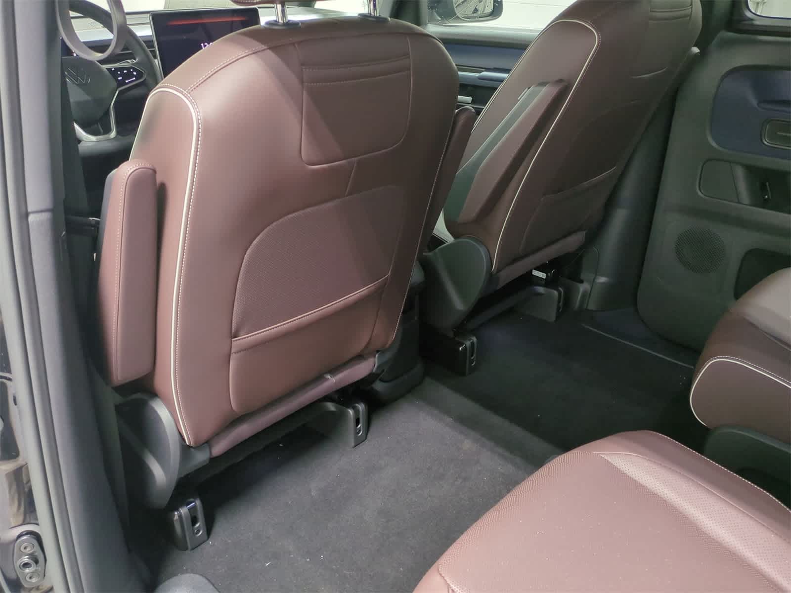 Thumbnail: 2025 Volkswagen ID.Buzz - 19