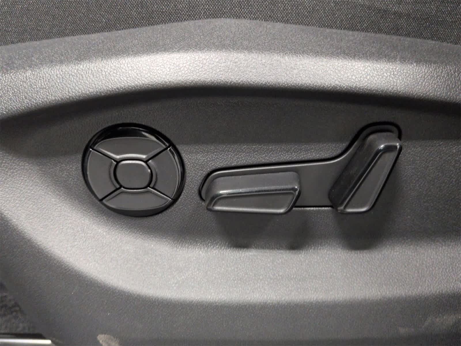 Thumbnail: 2026 Volkswagen Tiguan - 18