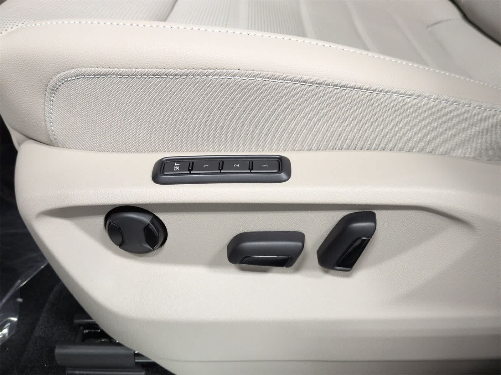 Thumbnail: 2026 Volkswagen Atlas - 18