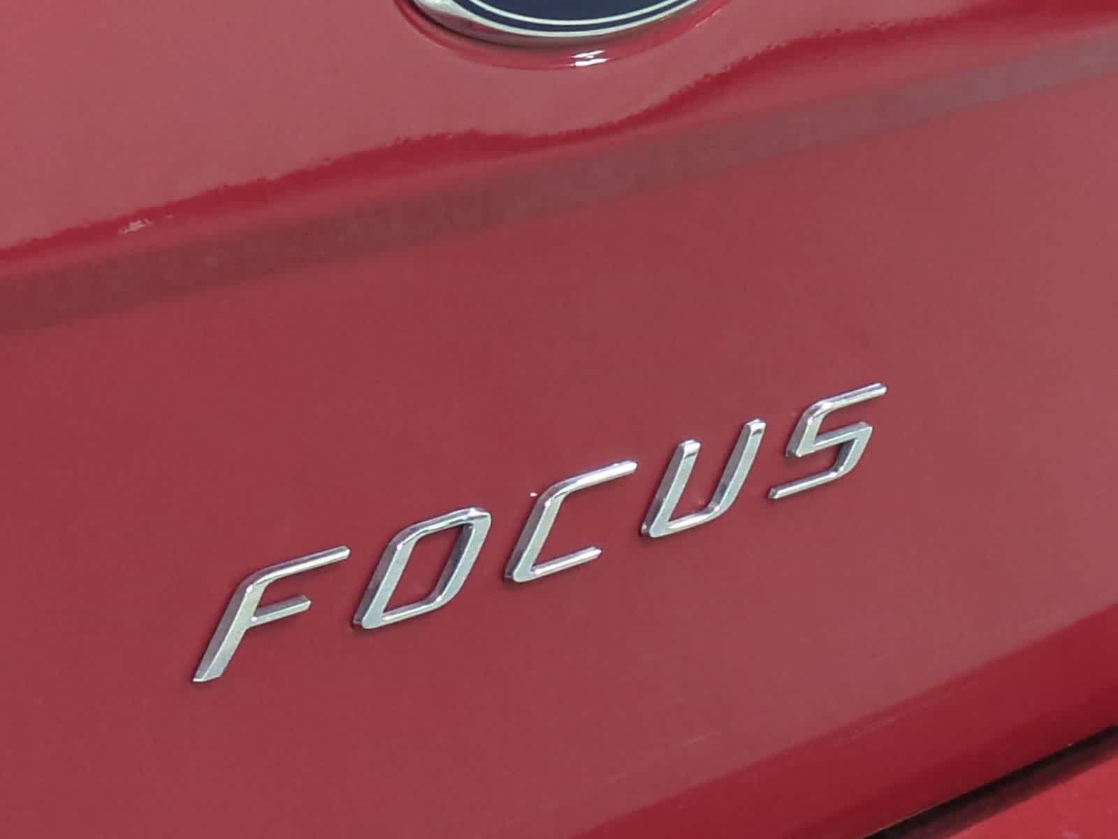 Thumbnail: 2011 Ford Focus - 12