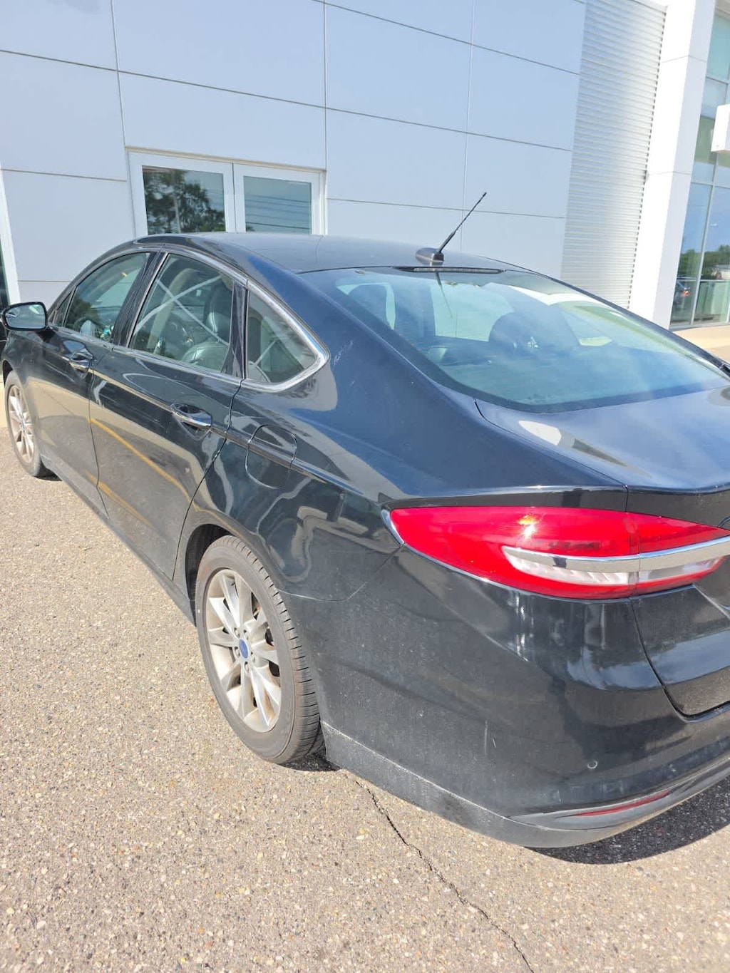 Used 2017 Ford Fusion SE Sedan