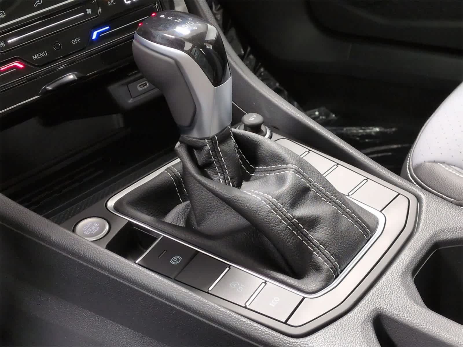 Thumbnail: 2025 Volkswagen Jetta - 33