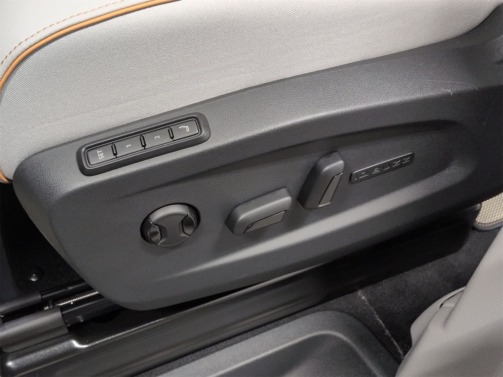 Thumbnail: 2025 Volkswagen ID.Buzz - 18