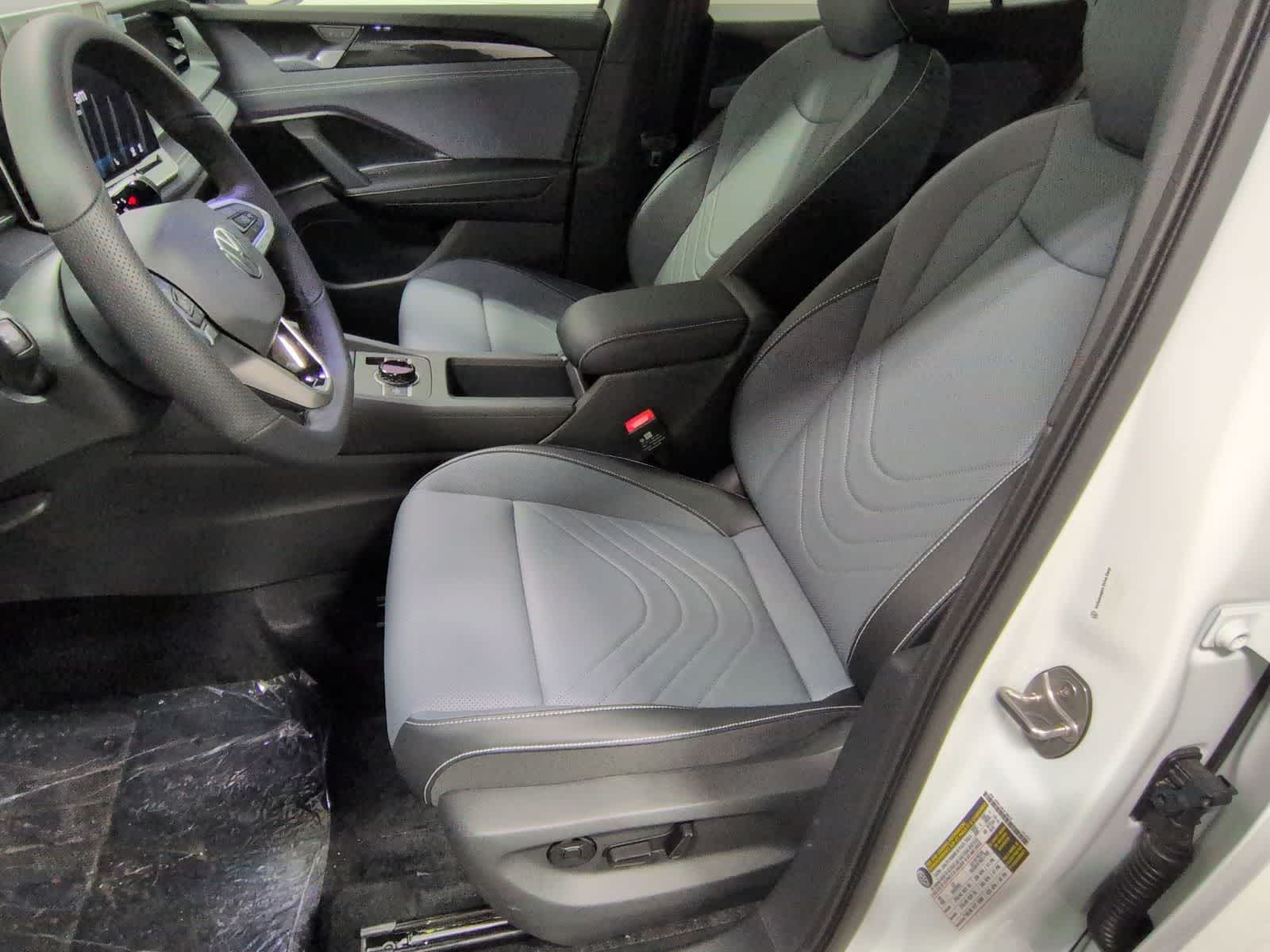 2026 Volkswagen Tiguan SE R-LINE BLACK - Photo 17