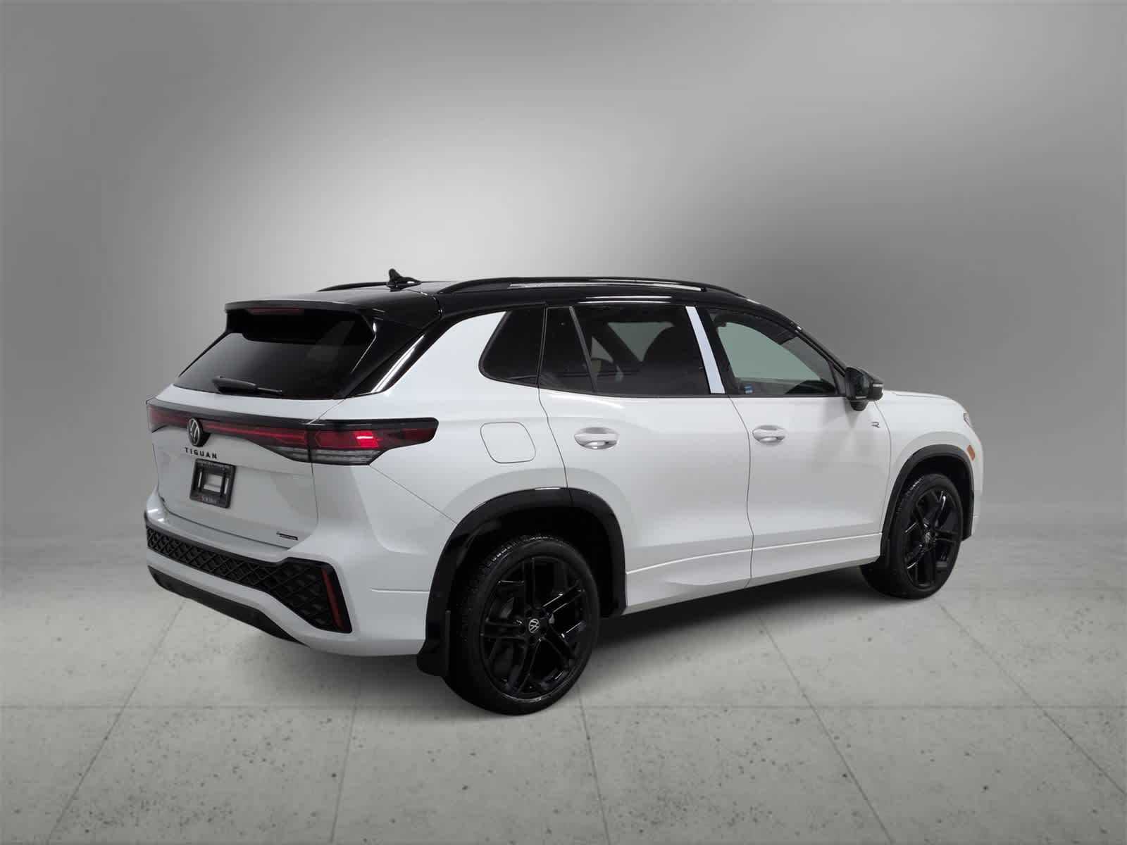 Thumbnail: 2026 Volkswagen Tiguan - 8