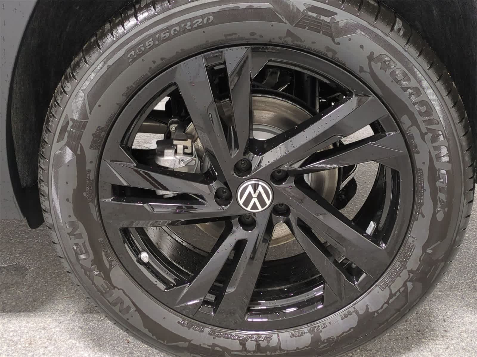 2025 Volkswagen Atlas SEL 14