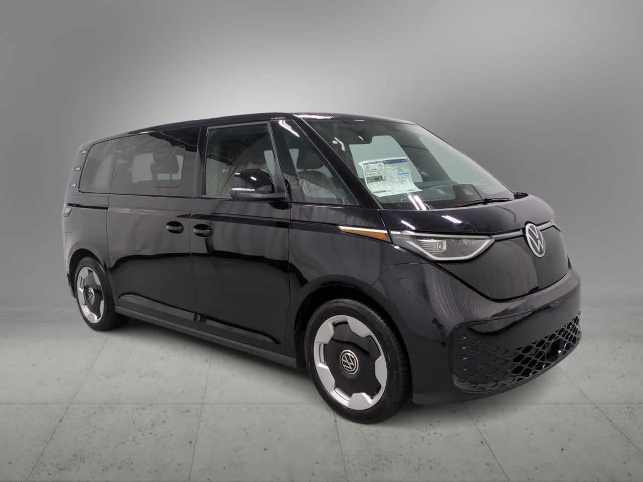 2025 Volkswagen ID. Buzz Pro Plus photo 2