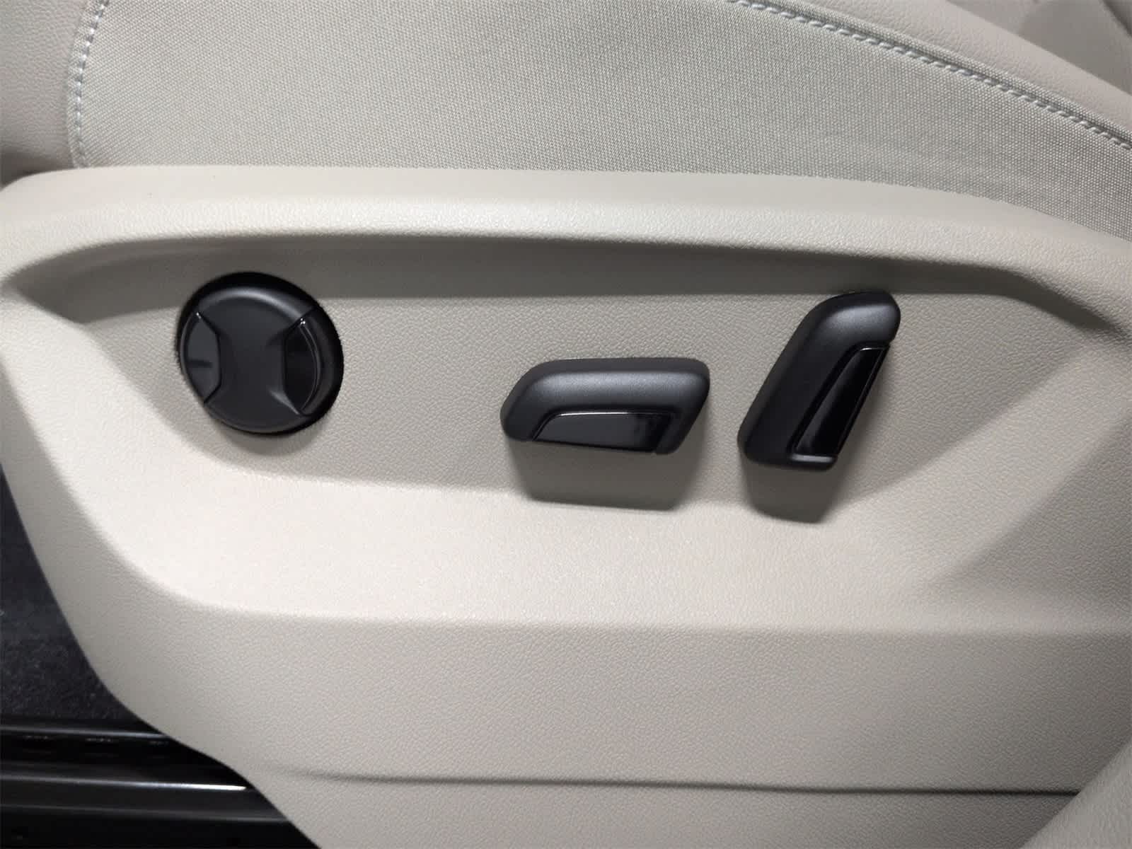 Thumbnail: 2026 Volkswagen Atlas - 18