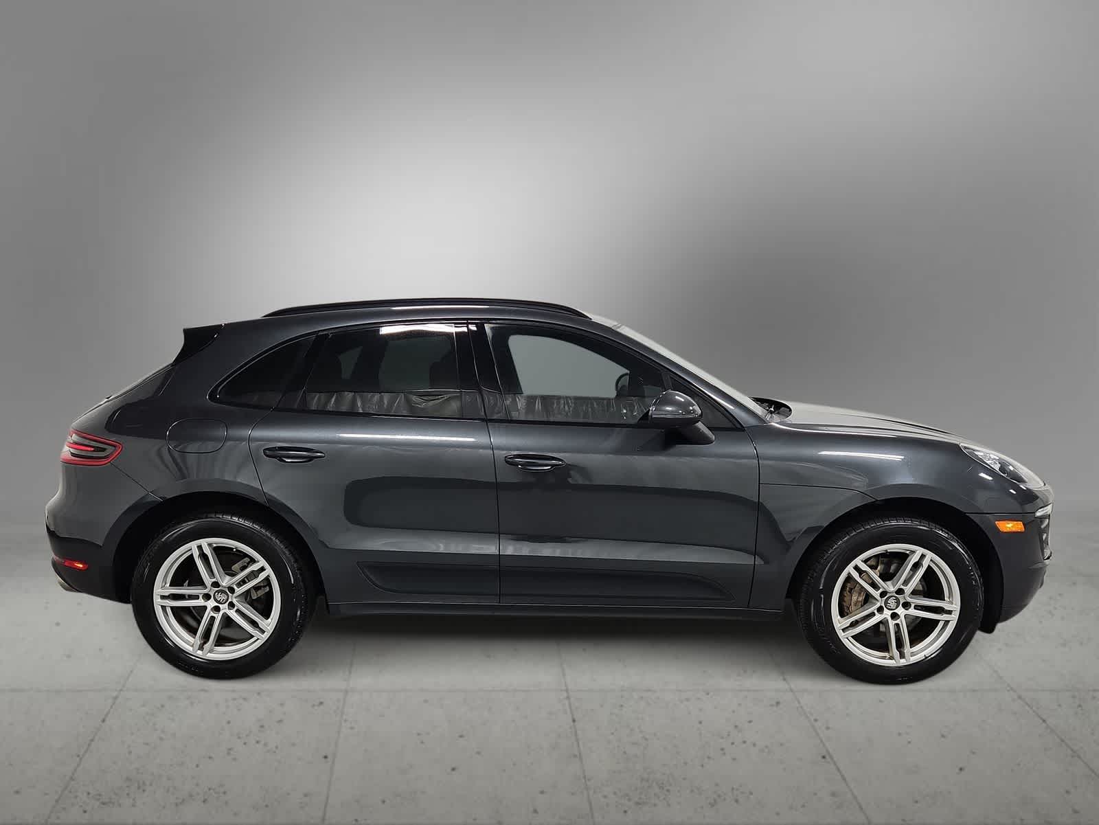 Thumbnail: 2017 Porsche Macan - 9