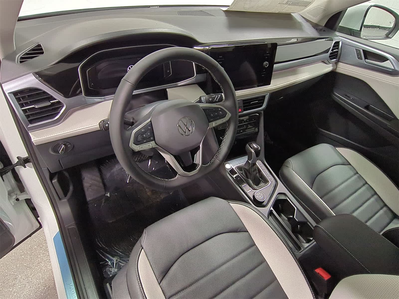 Thumbnail: 2025 Volkswagen Taos - 10