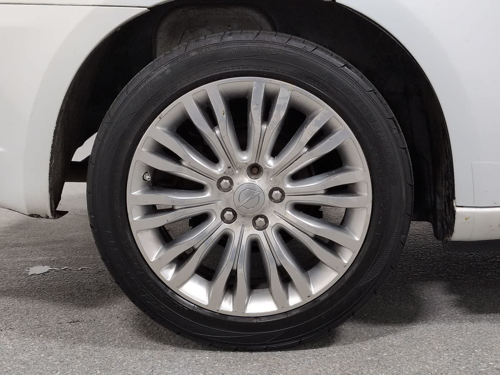 Thumbnail: 2013 Chrysler 200 - 13
