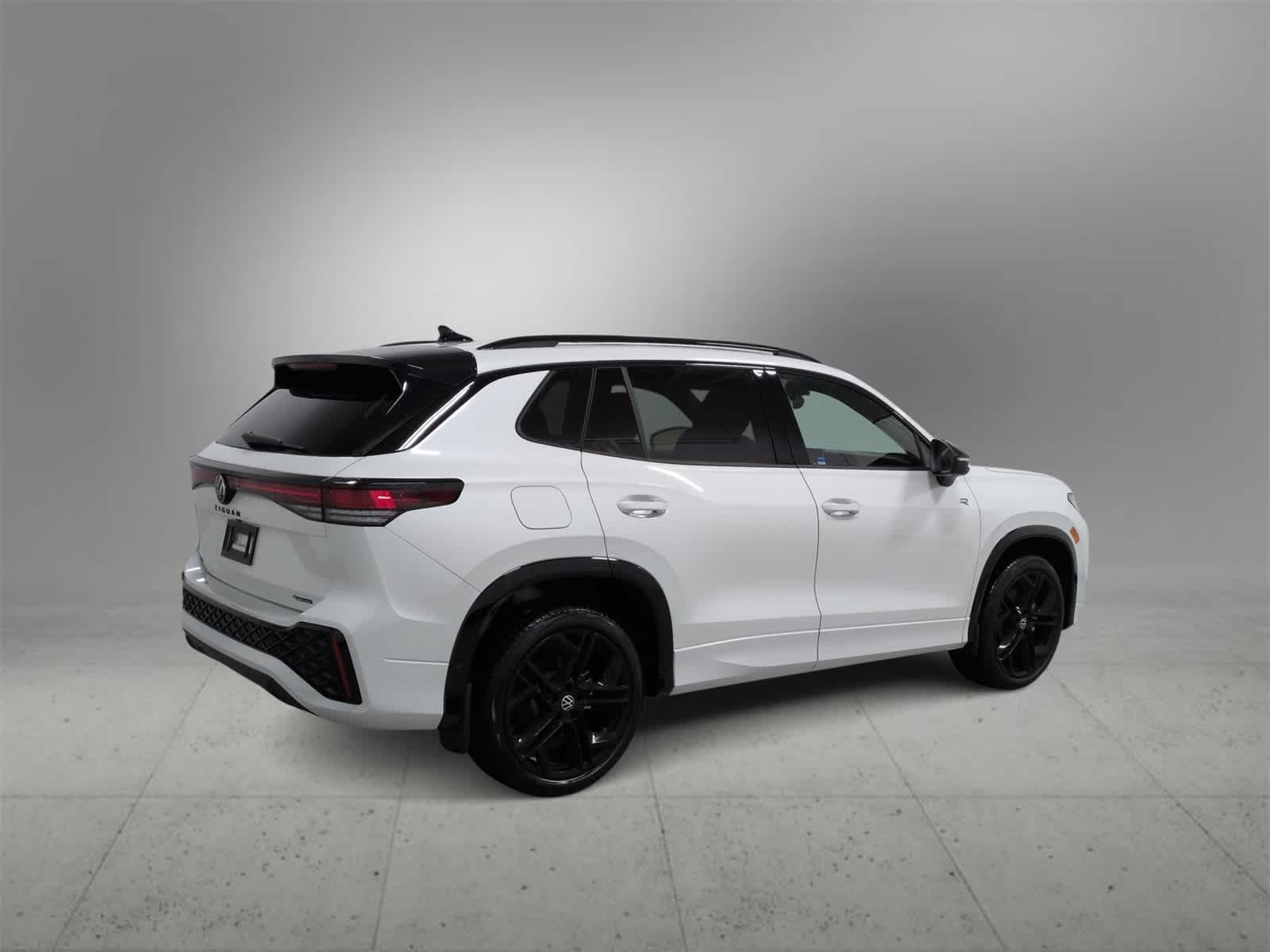 Thumbnail: 2026 Volkswagen Tiguan - 8