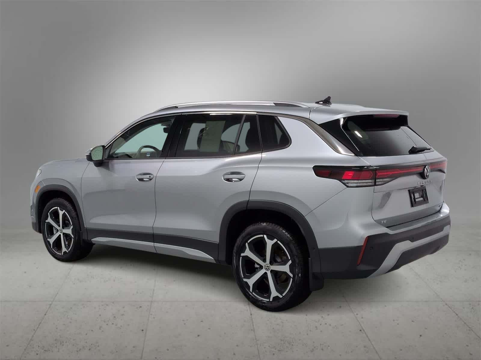 Thumbnail: 2026 Volkswagen Tiguan - 6