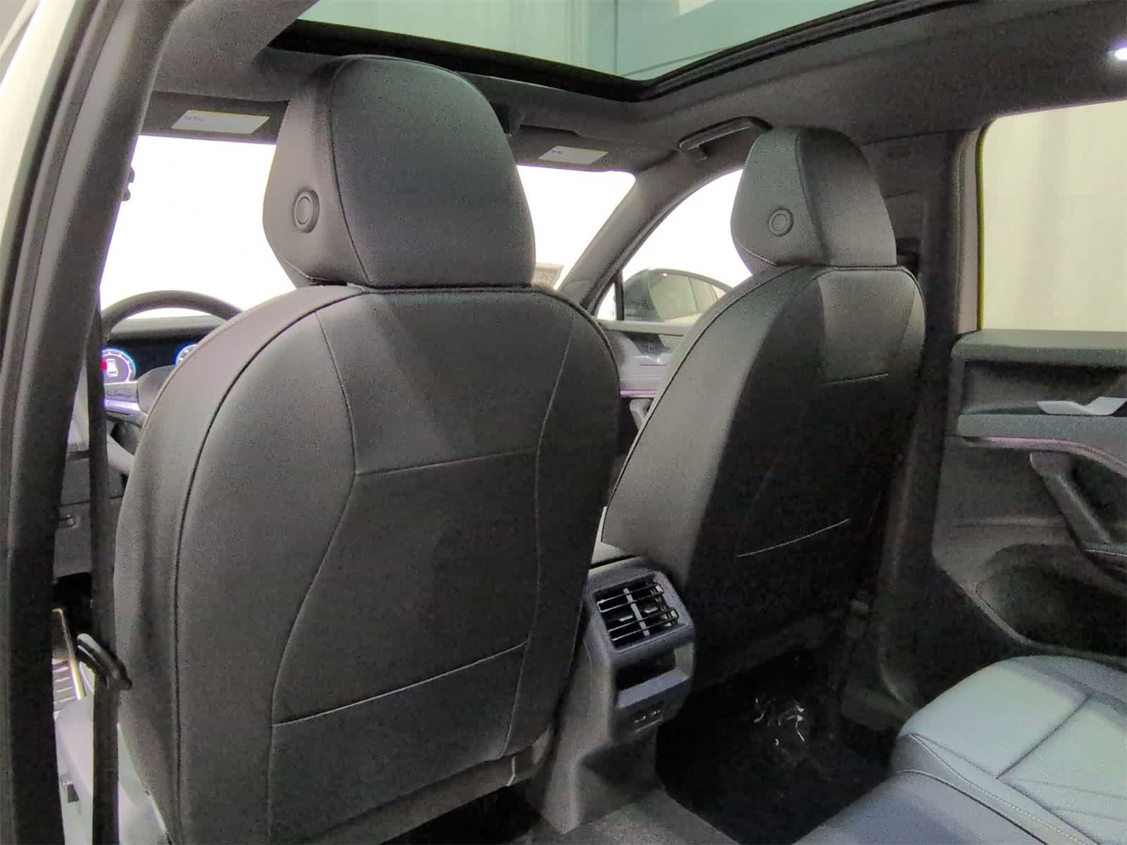 Thumbnail: 2026 Volkswagen Tiguan - 19