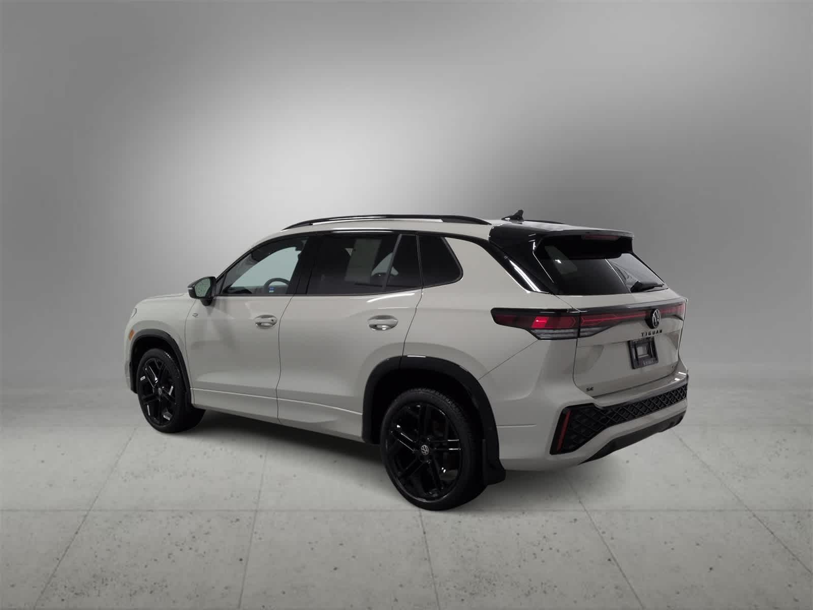 Thumbnail: 2026 Volkswagen Tiguan - 6