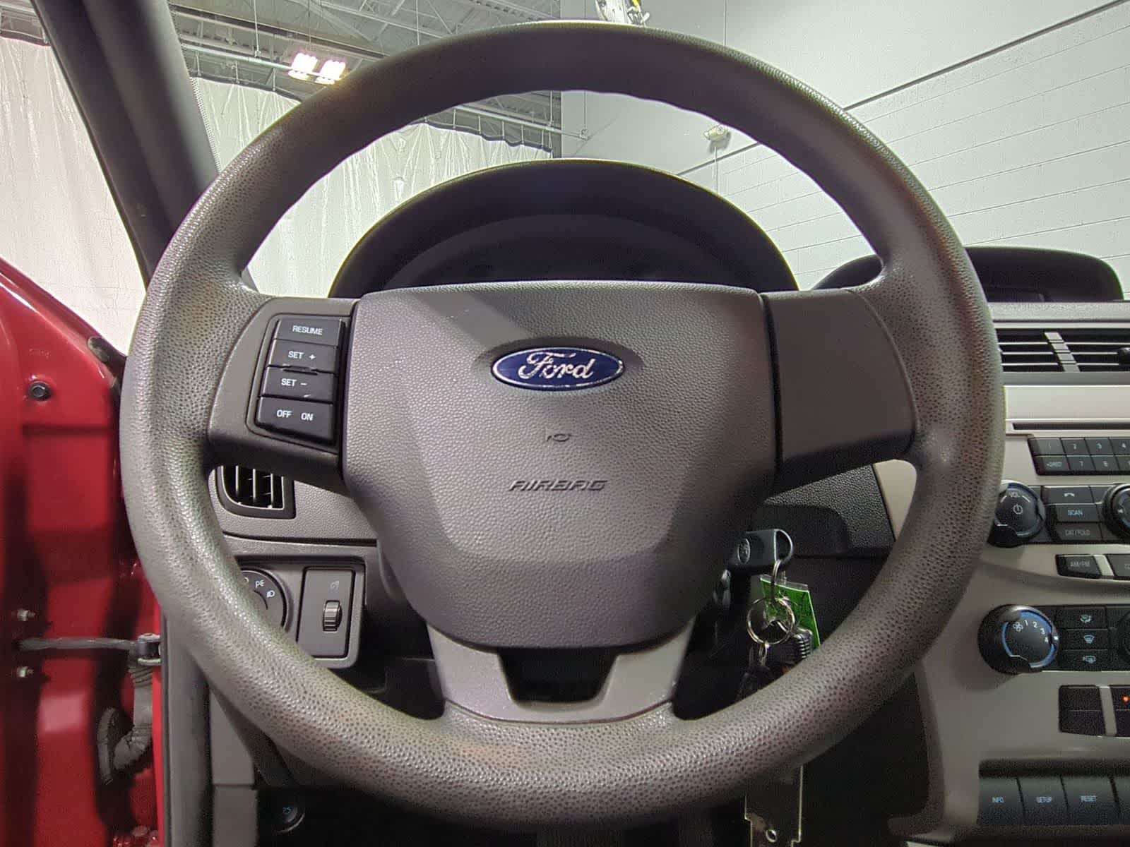 Thumbnail: 2011 Ford Focus - 21