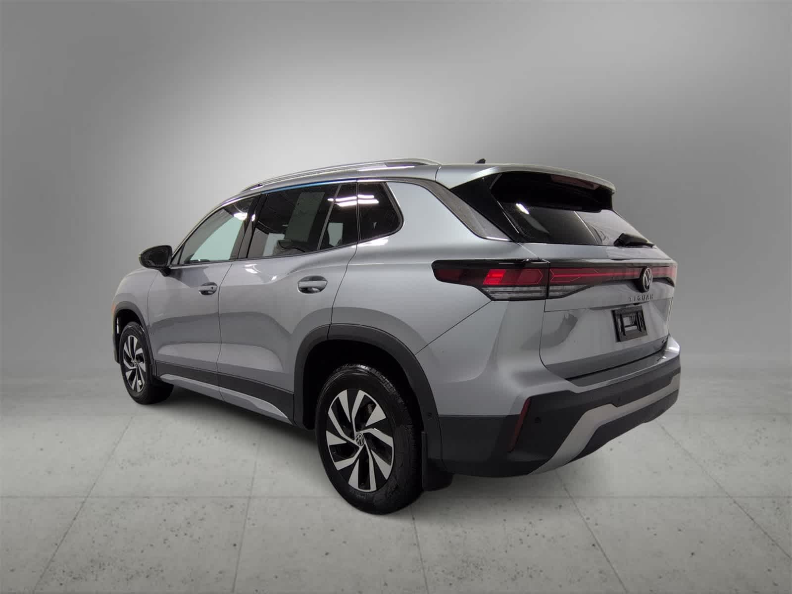 Thumbnail: 2026 Volkswagen Tiguan - 6