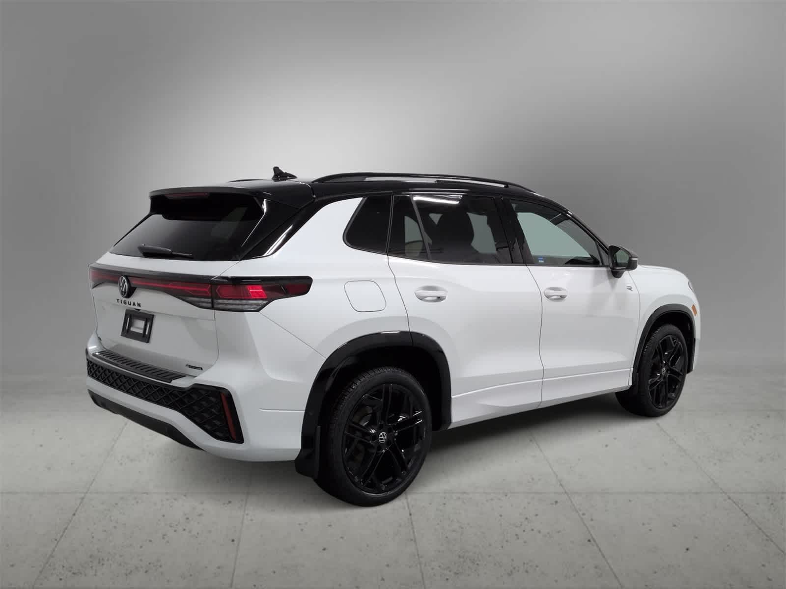 Thumbnail: 2026 Volkswagen Tiguan - 8