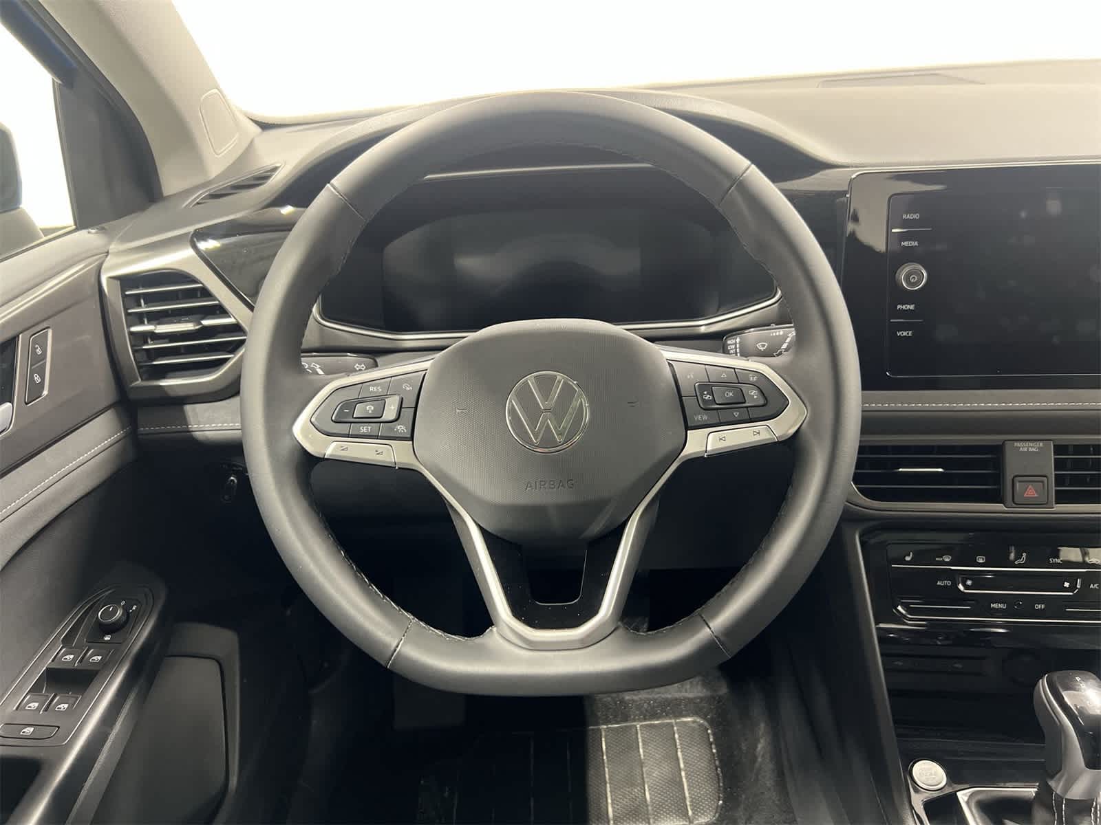 Thumbnail: 2025 Volkswagen Taos - 25