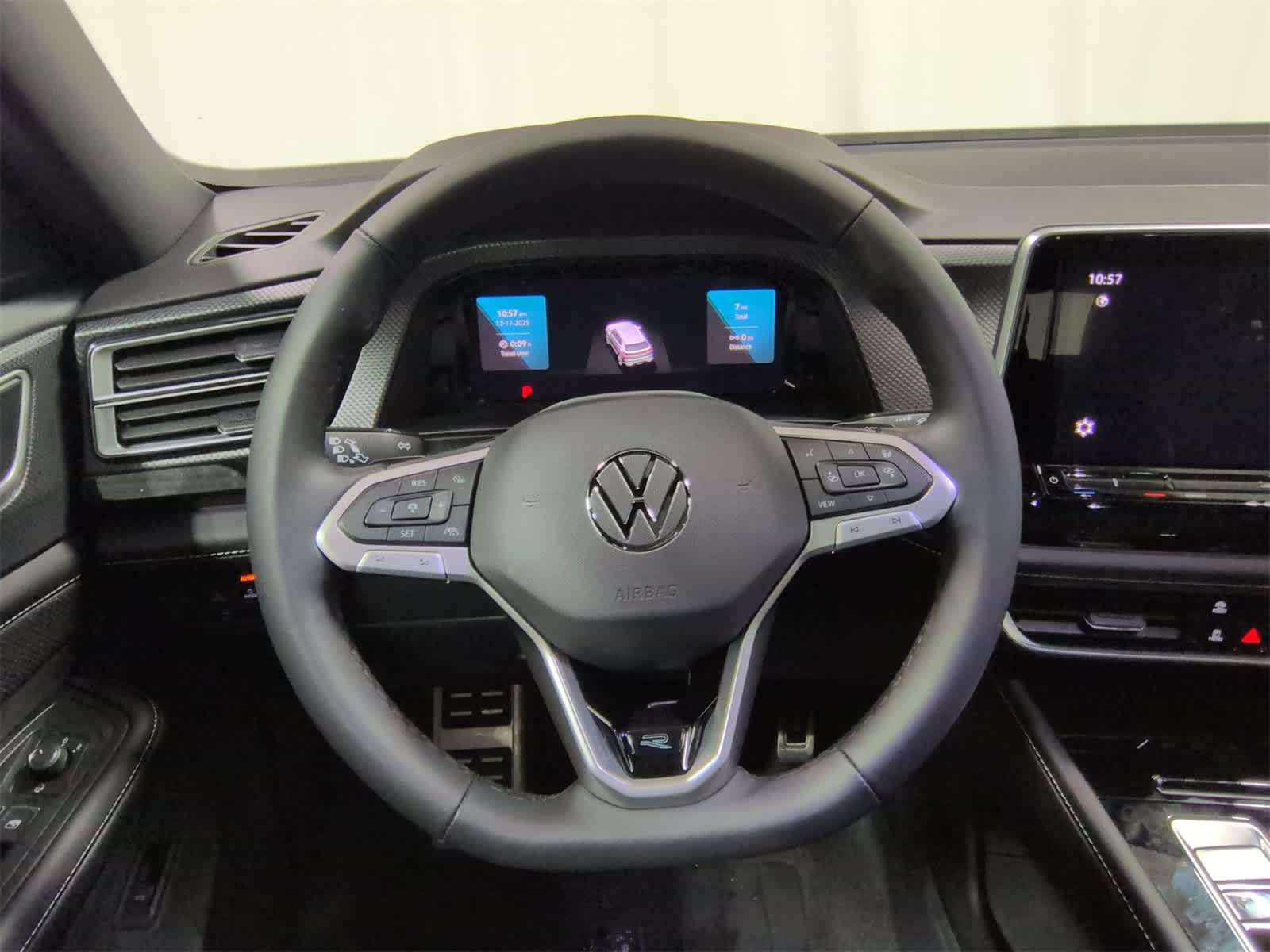 Thumbnail: 2026 Volkswagen Atlas - 25