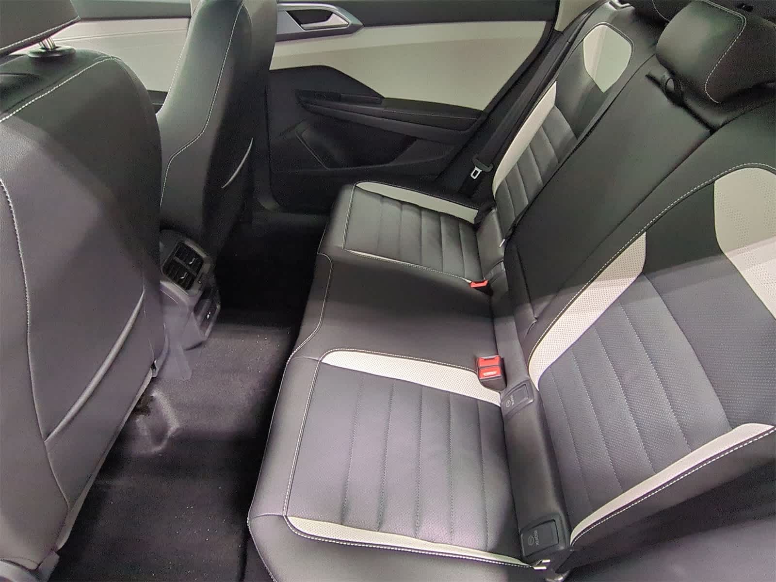 Thumbnail: 2025 Volkswagen Taos - 21