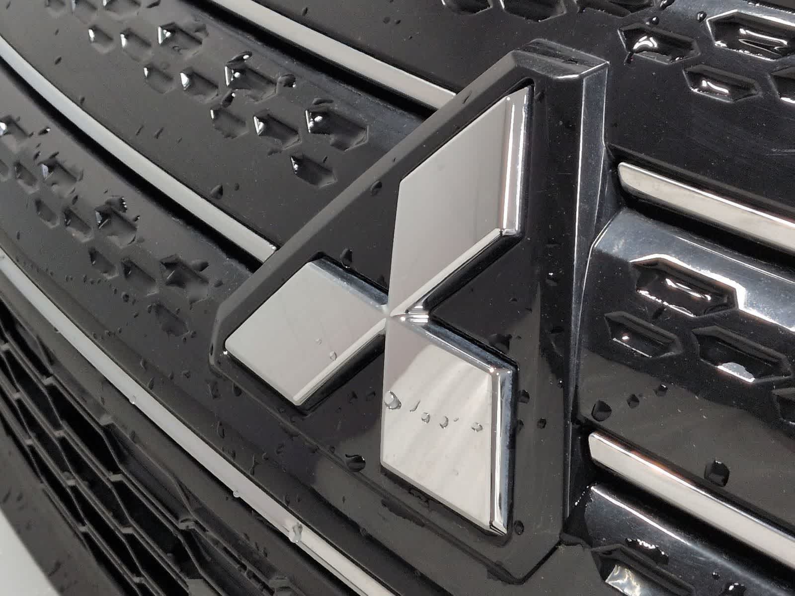 Thumbnail: 2022 Mitsubishi Outlander - 12