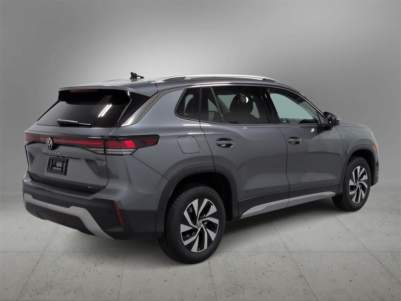 Thumbnail: 2026 Volkswagen Tiguan - 8