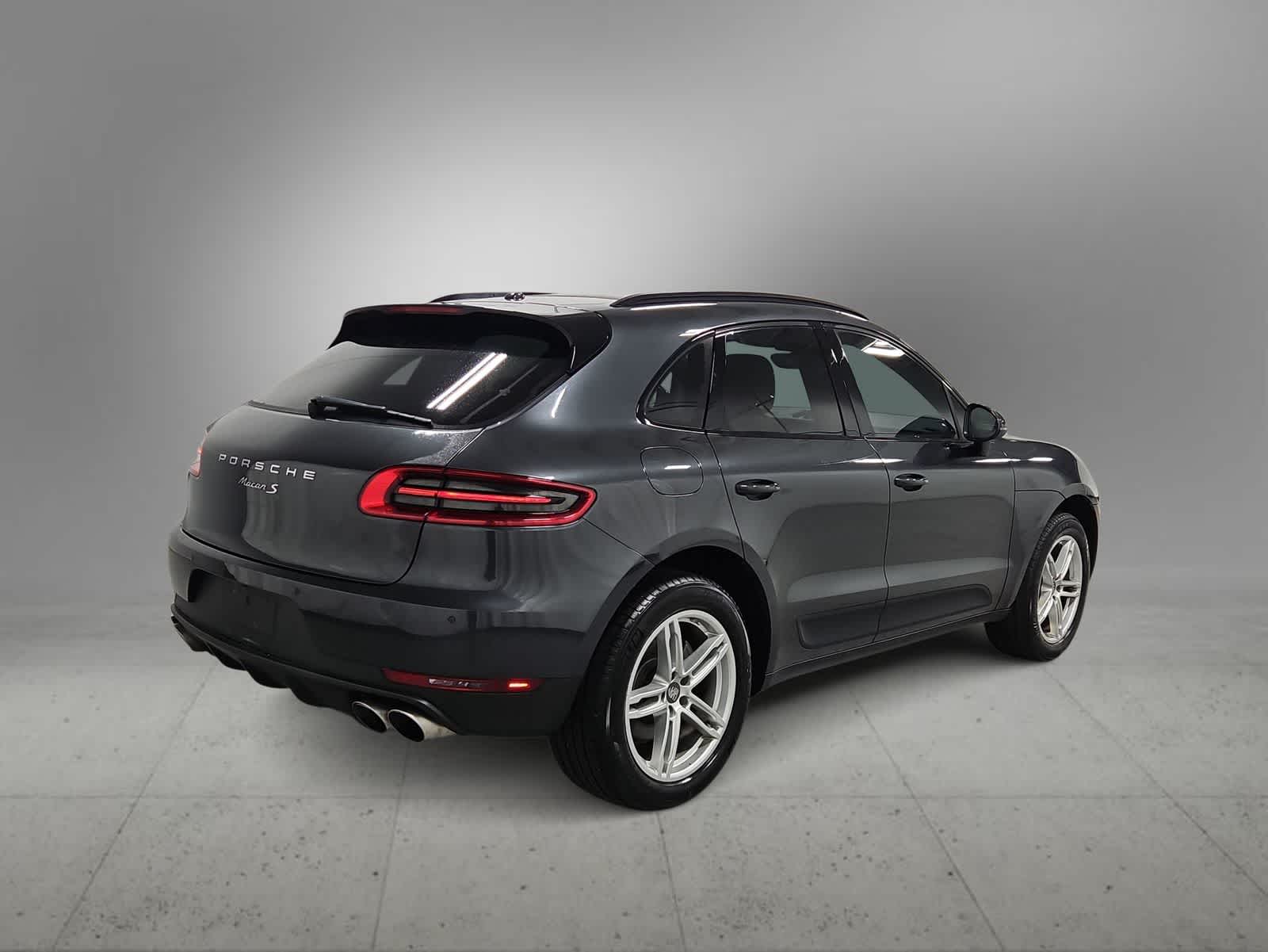 Thumbnail: 2017 Porsche Macan - 8
