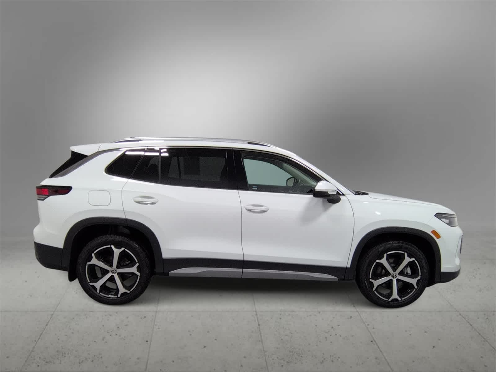 Thumbnail: 2026 Volkswagen Tiguan - 9