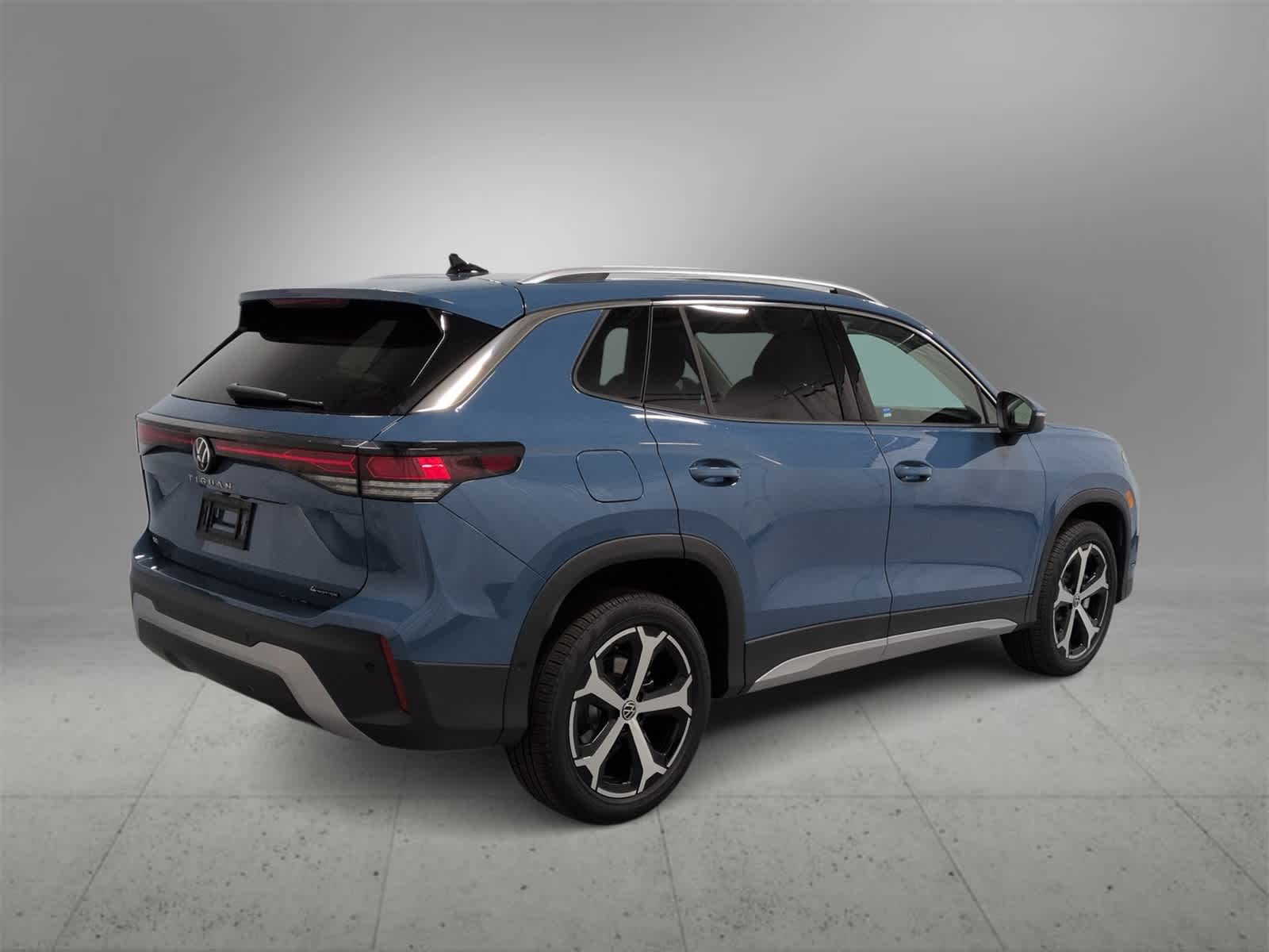 Thumbnail: 2026 Volkswagen Tiguan - 8