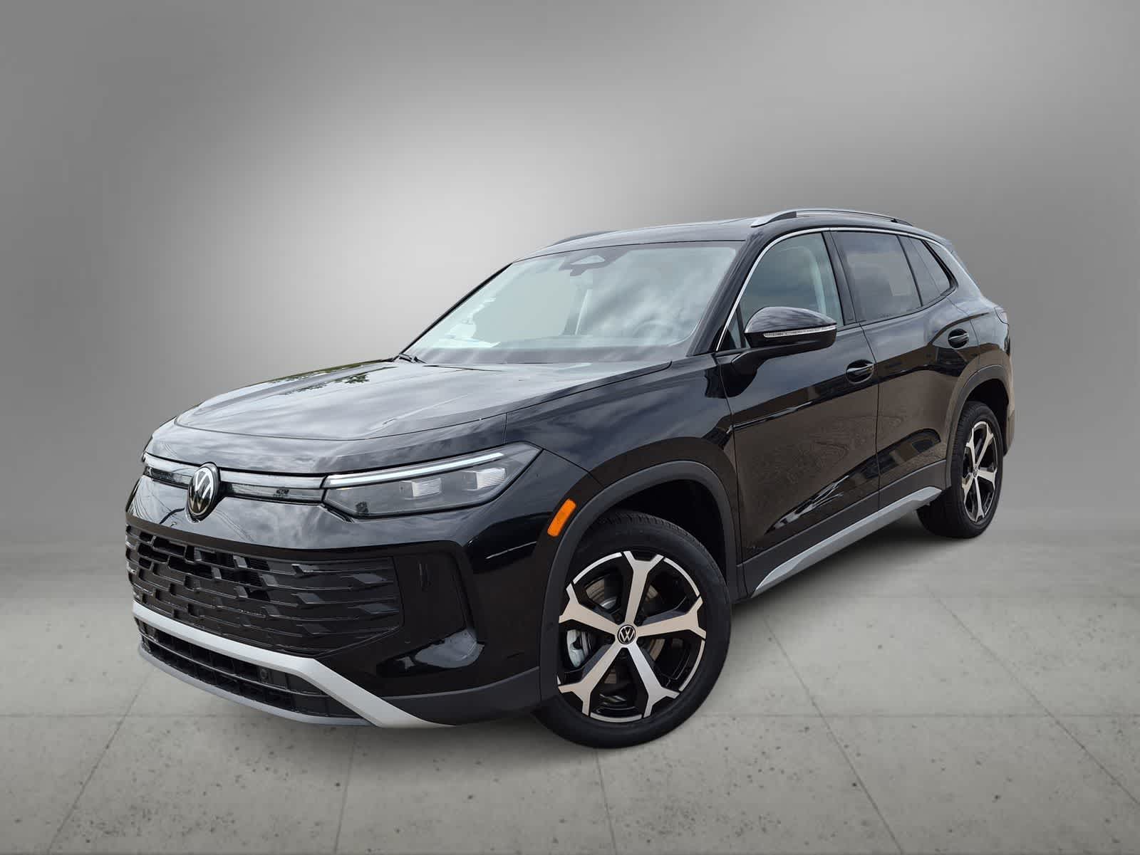 2026 Volkswagen Tiguan 2.0T SE 4Motion's photo