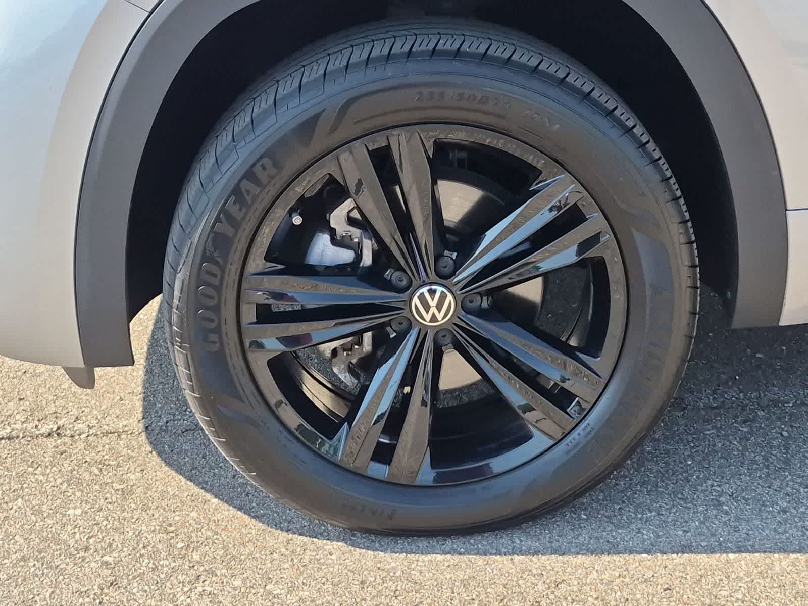 Thumbnail: 2023 Volkswagen Atlas - 13