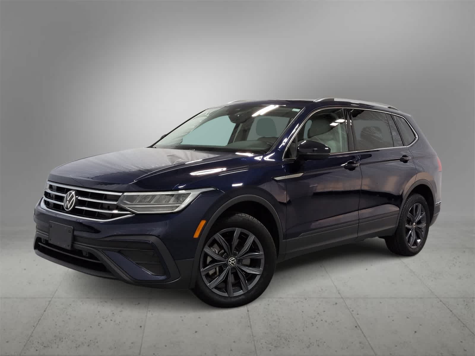 2022 Volkswagen Tiguan SE's photo