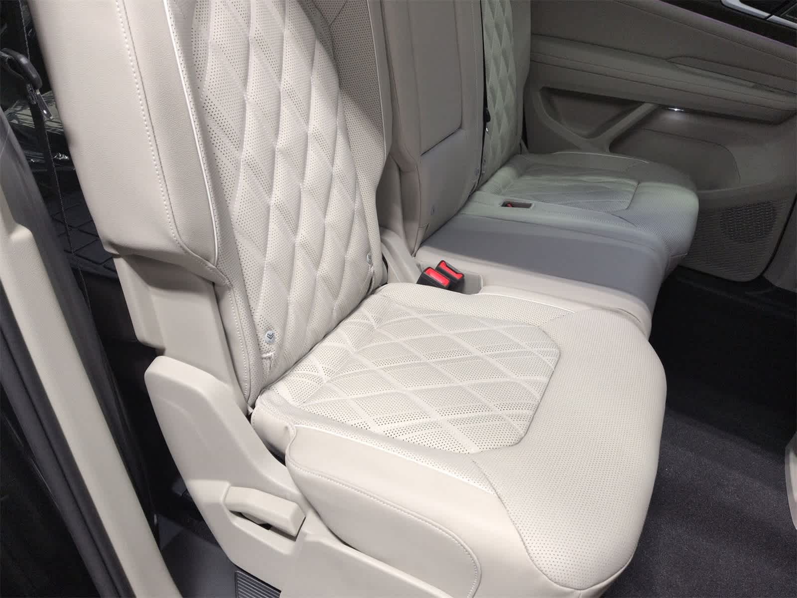 Thumbnail: 2026 Volkswagen Atlas - 22