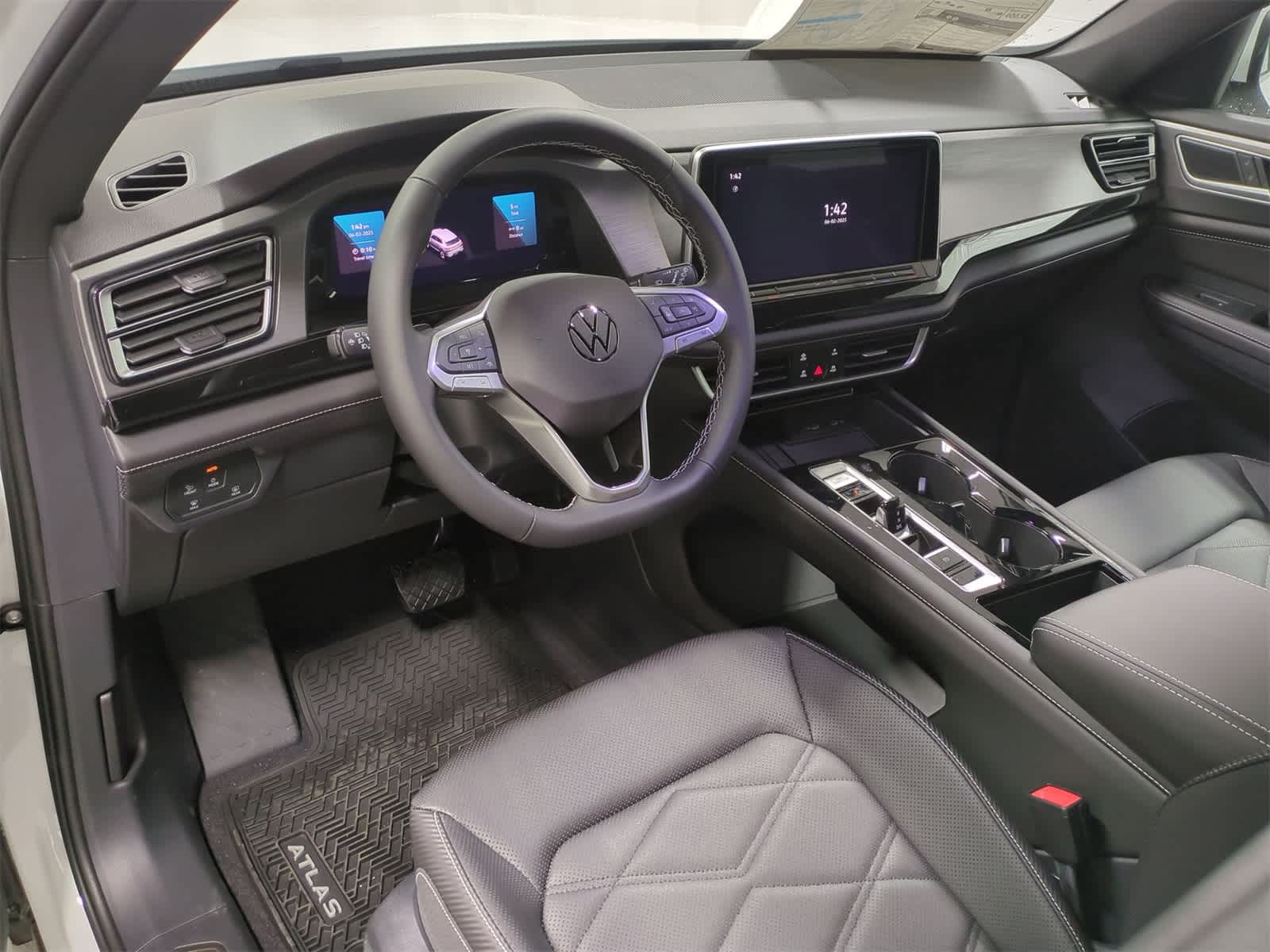 2025 Volkswagen Atlas SE 10