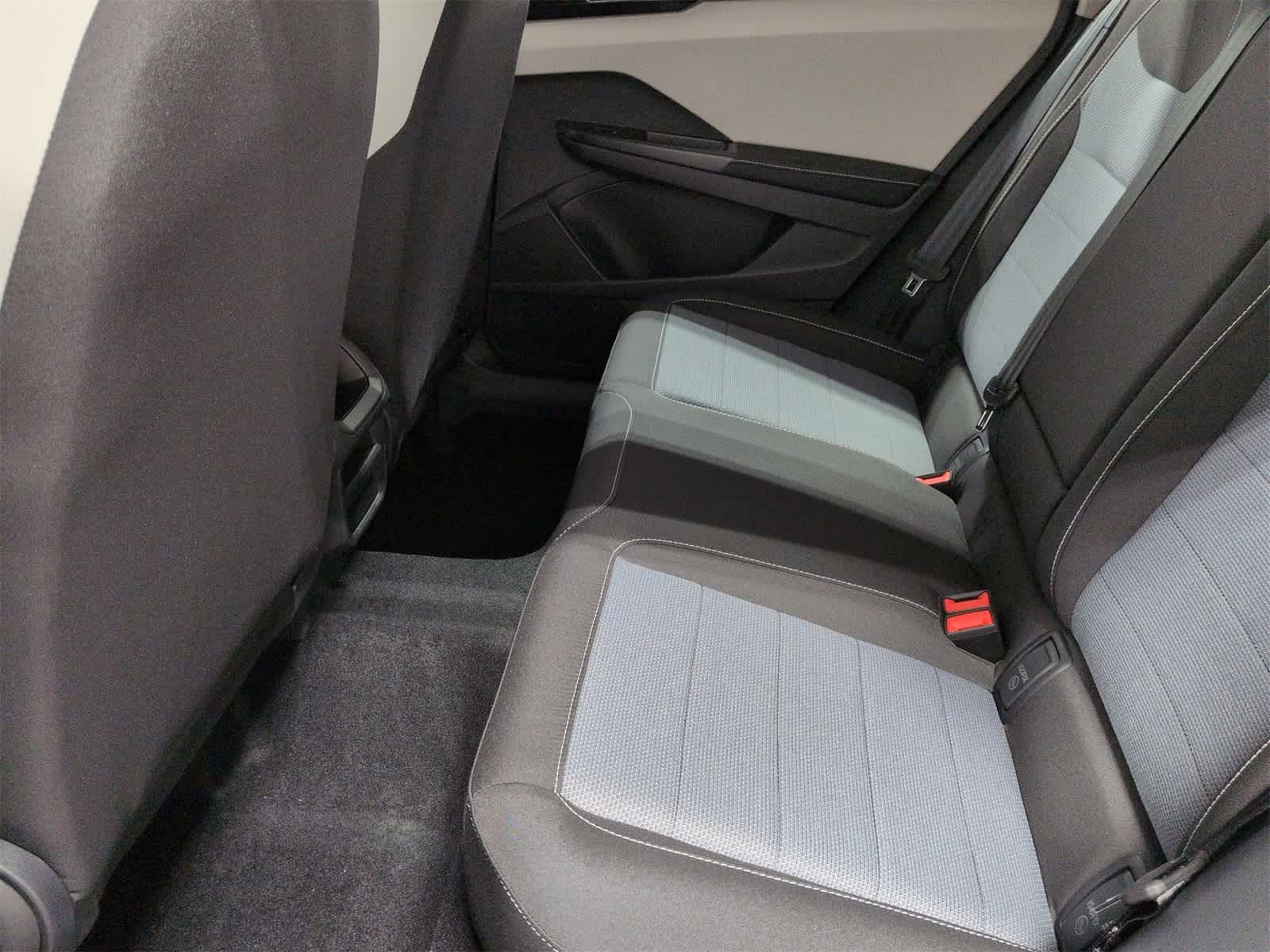 Thumbnail: 2025 Volkswagen Taos - 20