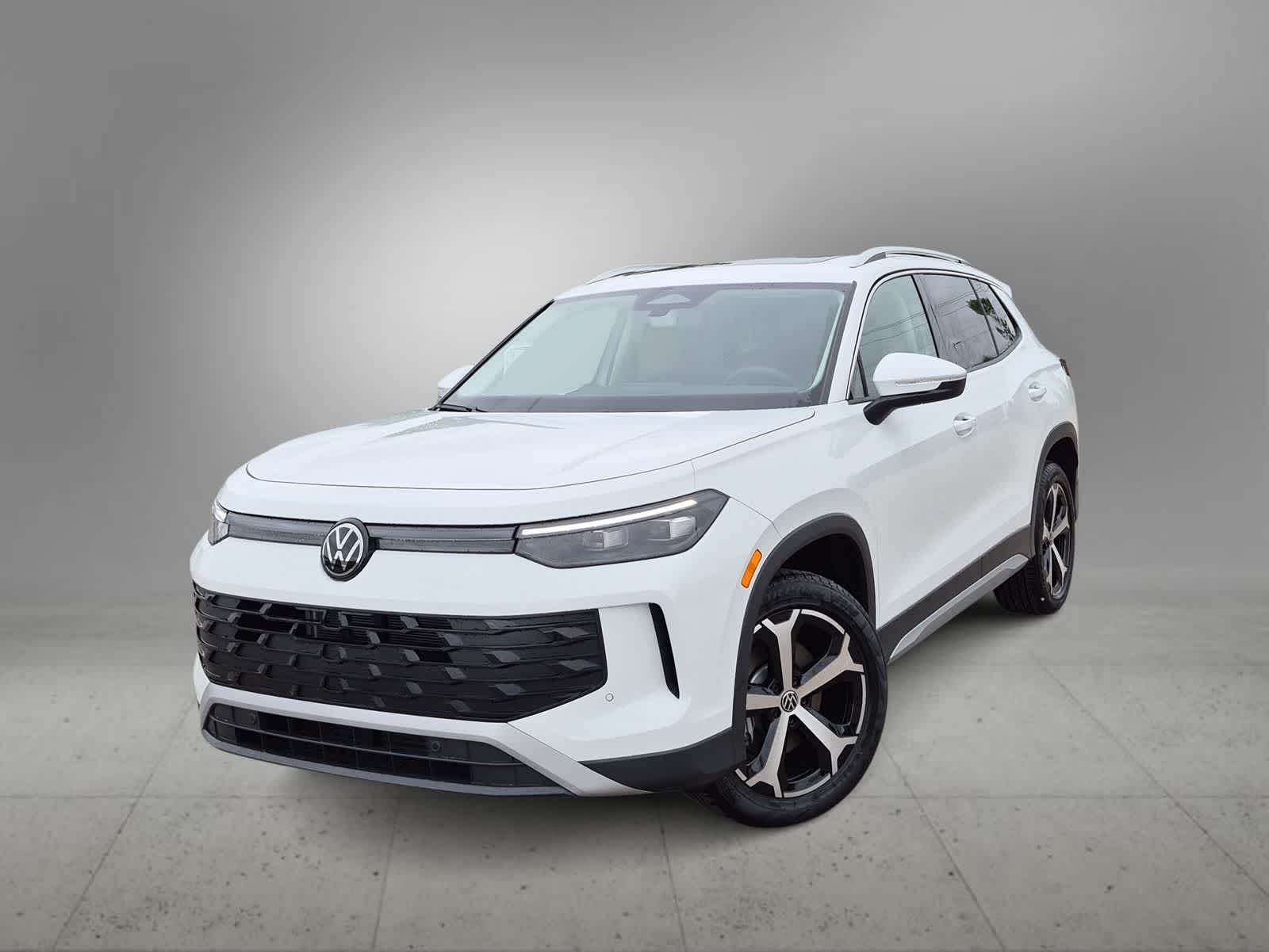 2026 Volkswagen Tiguan 2.0T SE 4Motion's photo