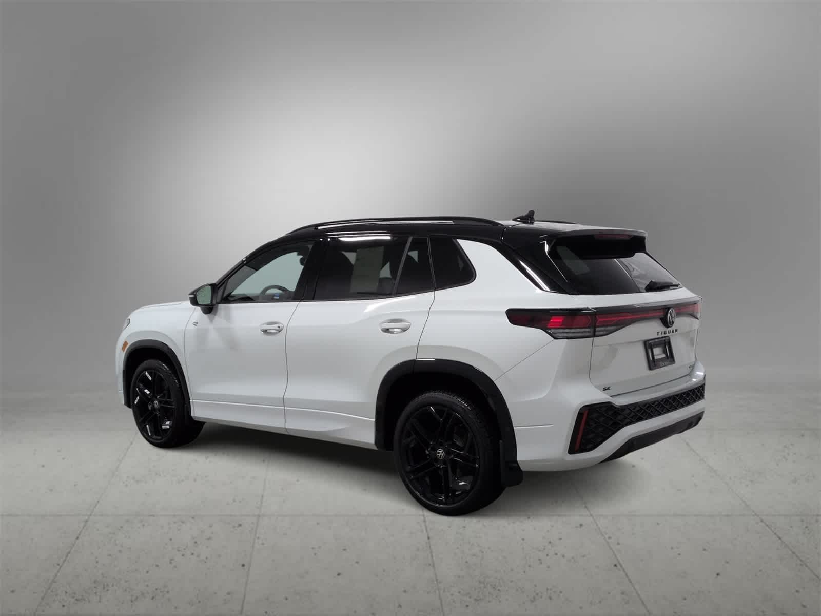 Thumbnail: 2026 Volkswagen Tiguan - 6