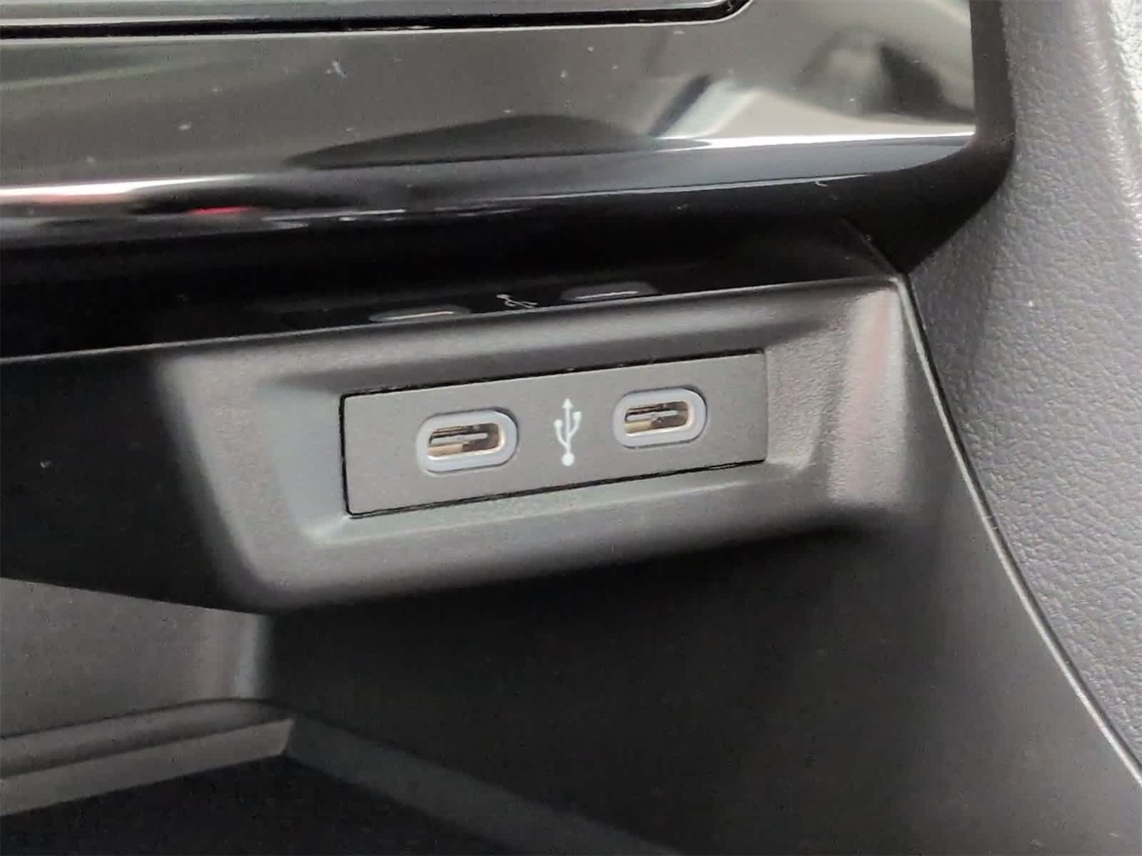 Thumbnail: 2025 Volkswagen Jetta - 32