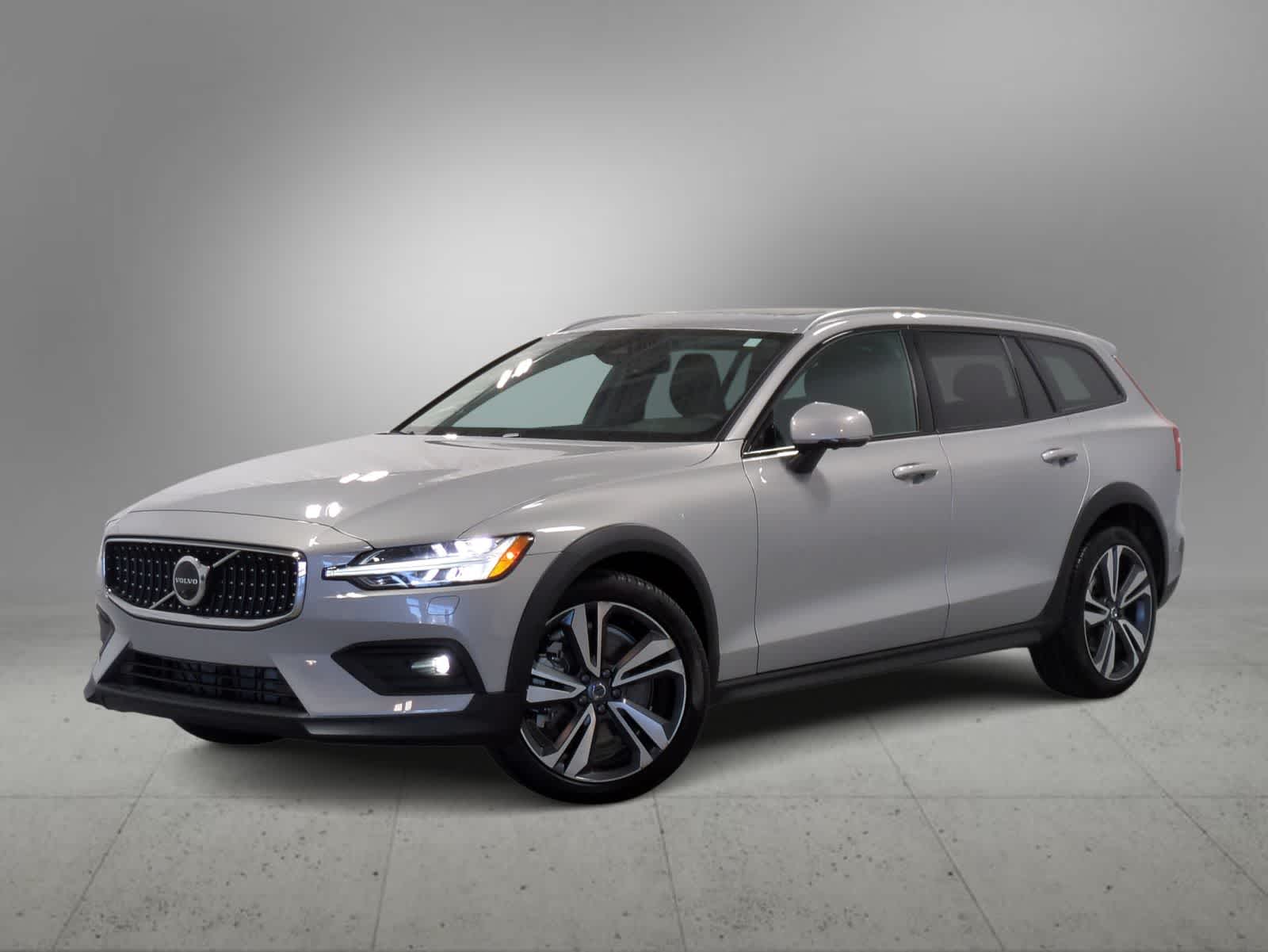 2025 Volvo V60 Cross Country