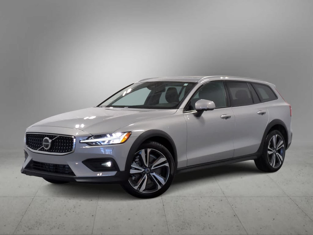 Used 2025 Volvo V60 Cross Country B5 Plus Wagon