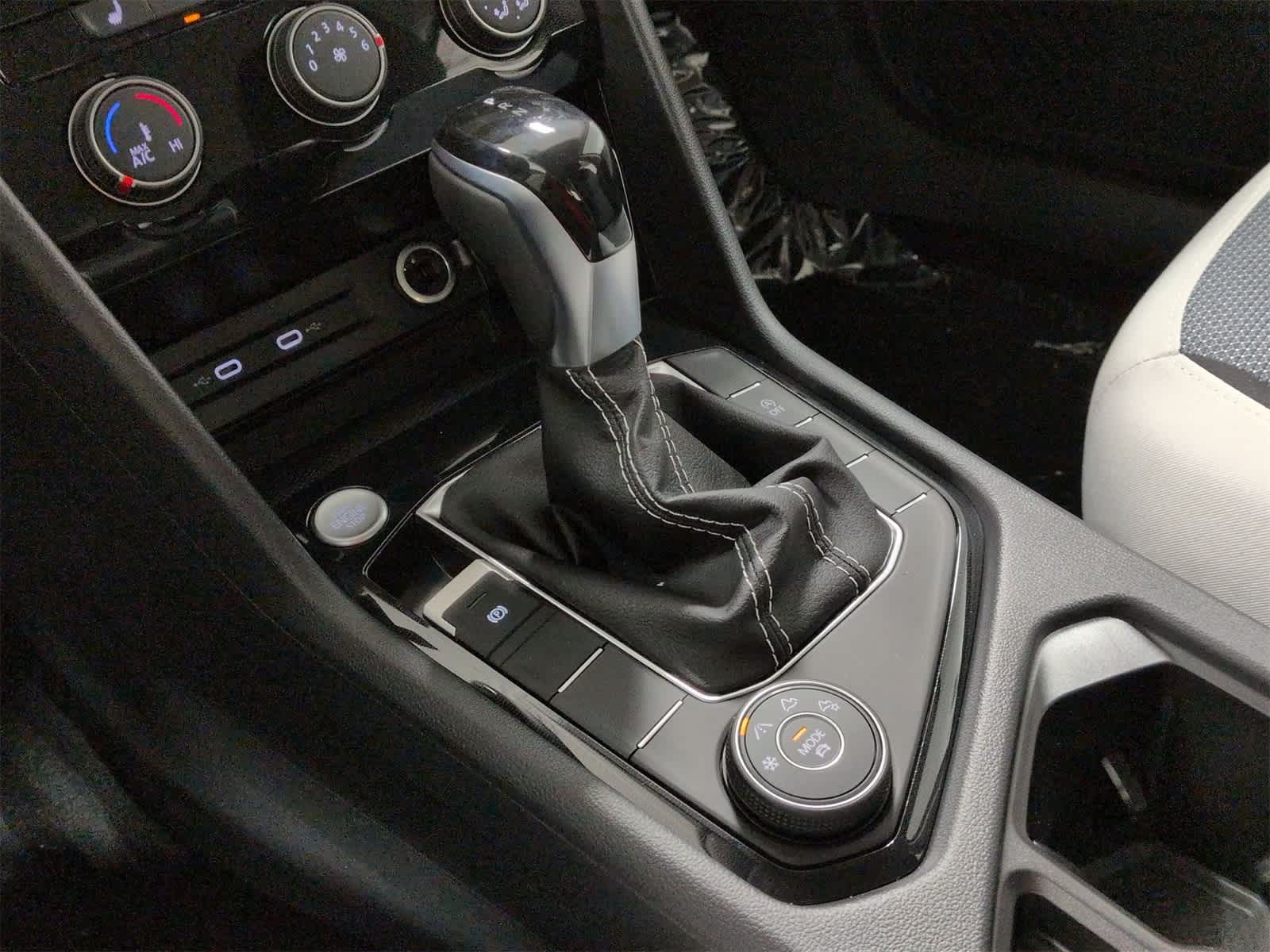 Thumbnail: 2025 Volkswagen Taos - 31