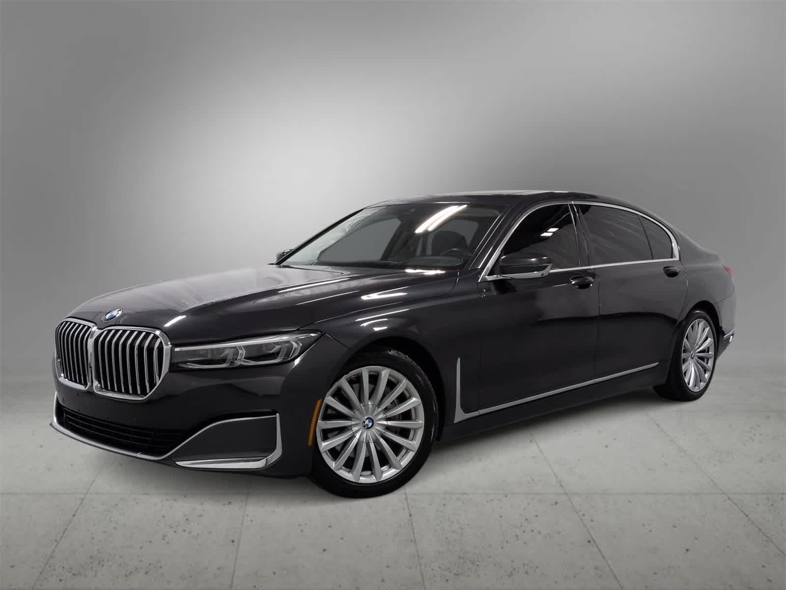 2022 BMW 7 Series 740i's photo